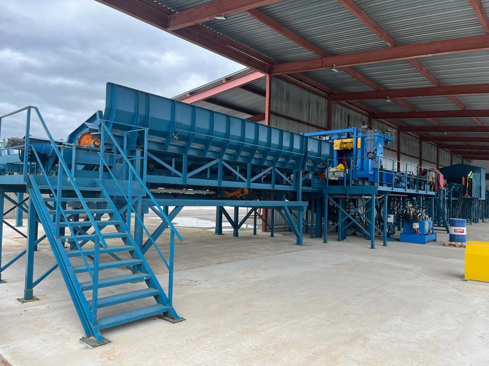log feeding systems