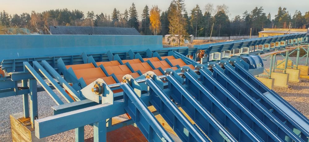log feeding systems