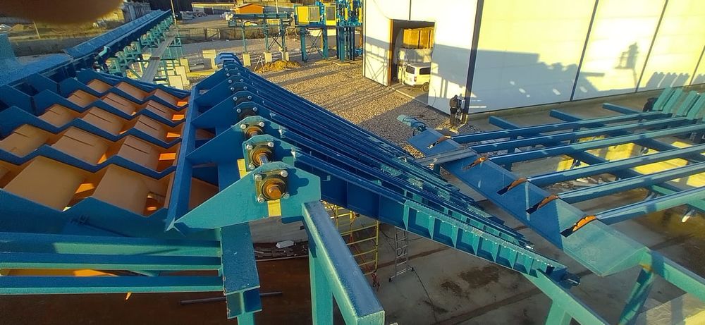 log feeding systems