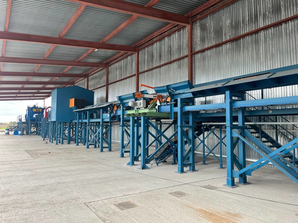 log feeding systems